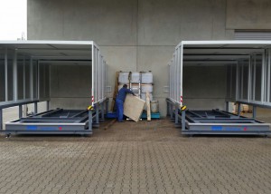 Containerstellplatz mit Dach und Auffangwanne - Dach geschlossen - Frontansicht