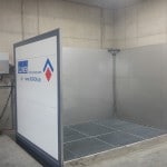 Waschplatz Industrie - Wanne im Boden eingelassen und HD-Reiniger